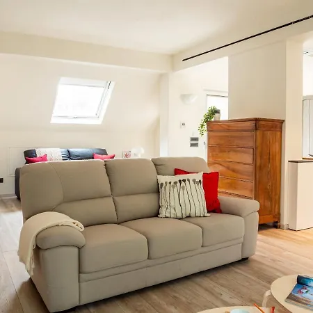 The Rent - Attic With Terrace In Downtown Apartmán