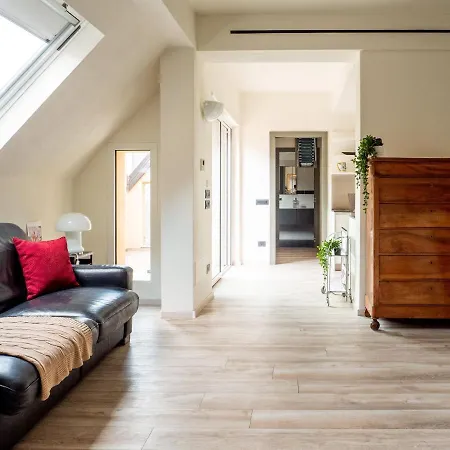 The Rent - Attic With Terrace In Downtown Apartmán Milán